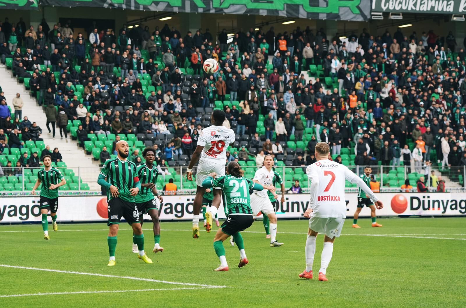Sakaryaspor mağlubiyeti sonrası Ivan Cedric’ten flaş açıklama!