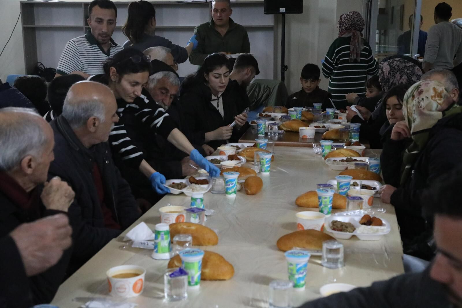 Van’da engelli ve yaşlıları iftar sofrasında buluştu!