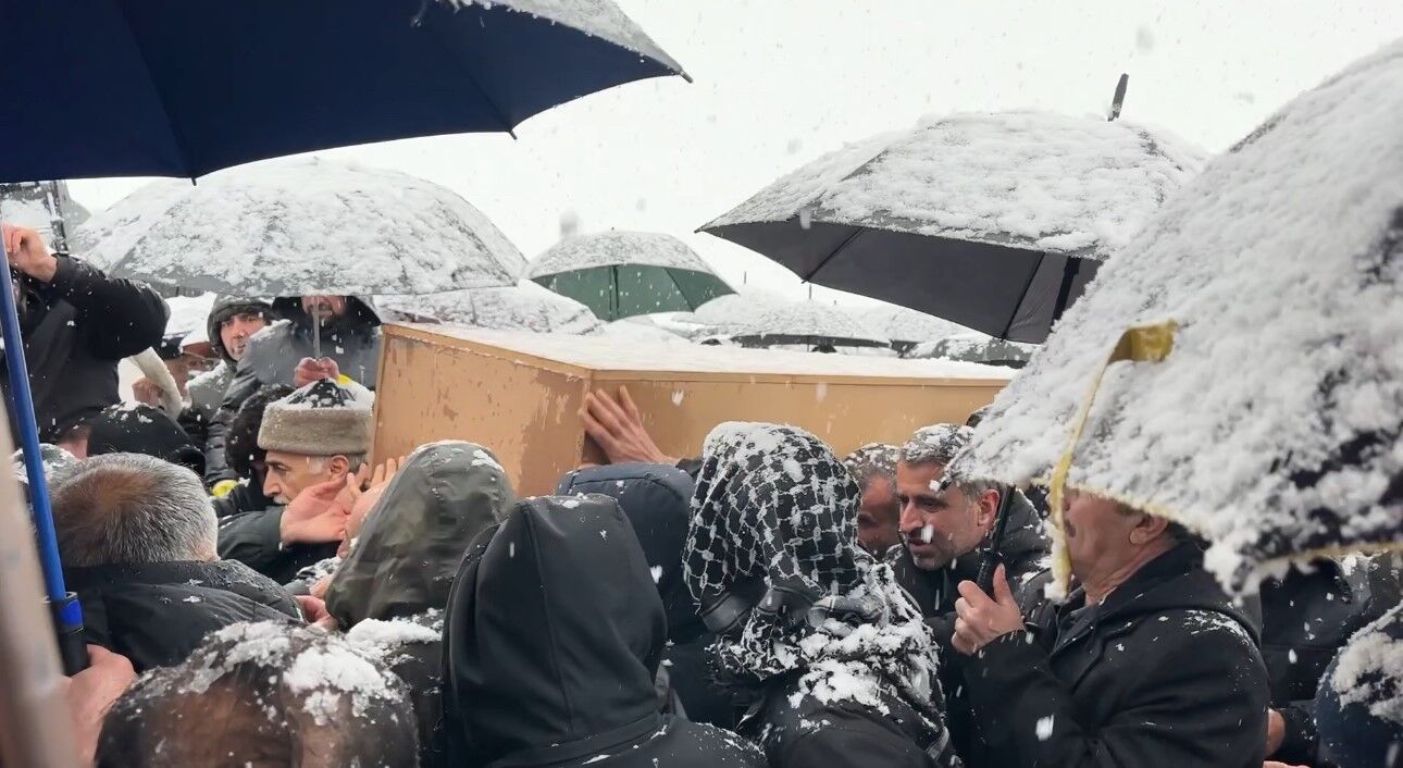 Feci kazada hayatını kaybeden aile defnedildi!