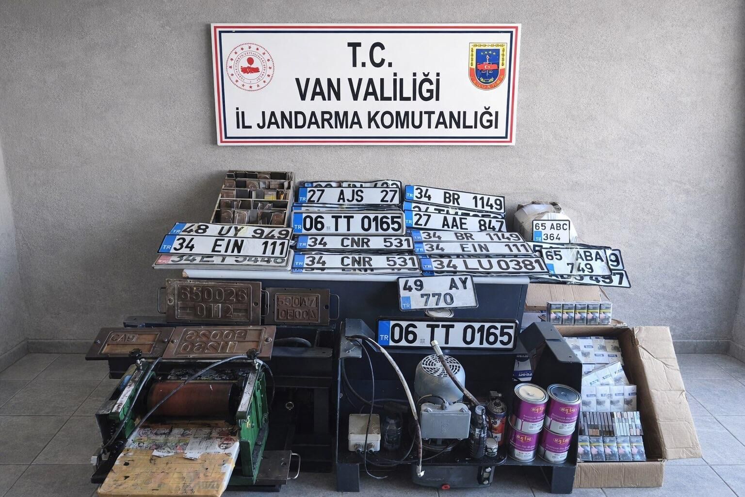 Van’da sahte plaka şebekesi çökertildi: 4 kişi gözaltına alındı!