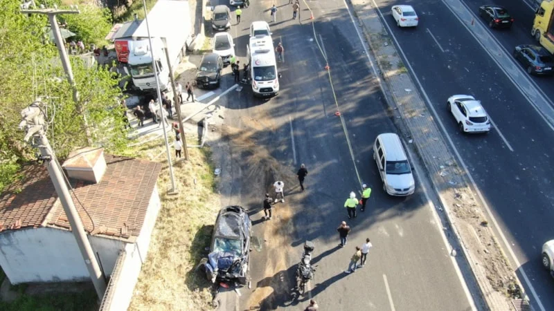 Freni patlayan tır 9 aracı biçti: 1 polis şehit düştü, çok sayıda ölü ve yaralı var…