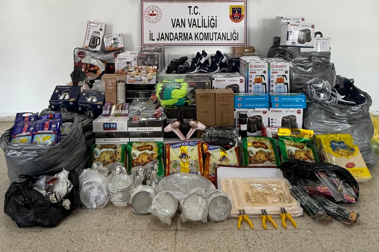 Van’da 3 milyonluk sevkiyat Jandarma'ya takıldı!