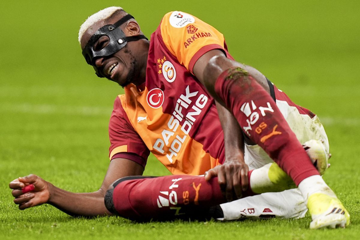 Victor Osimhen sahalara ne zaman dönecek? Galatasaray'da gözler o tarihe çevrildi!