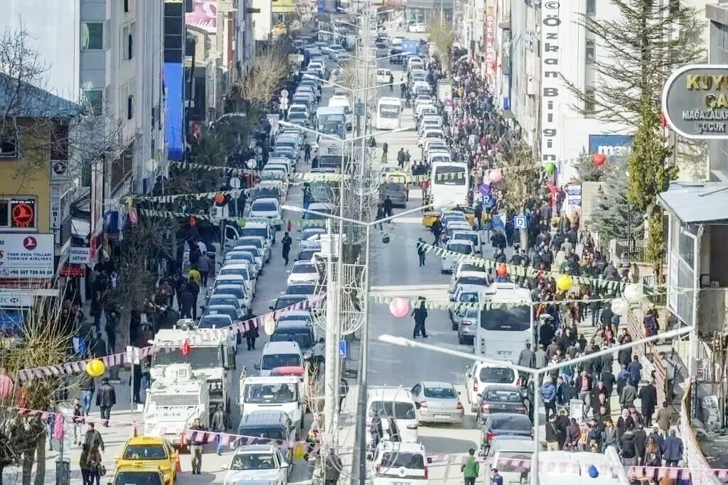 Van’ın kalbi durma noktasına geldi: Bu iki cadde Van’ın geleceğini tehdit ediyor!