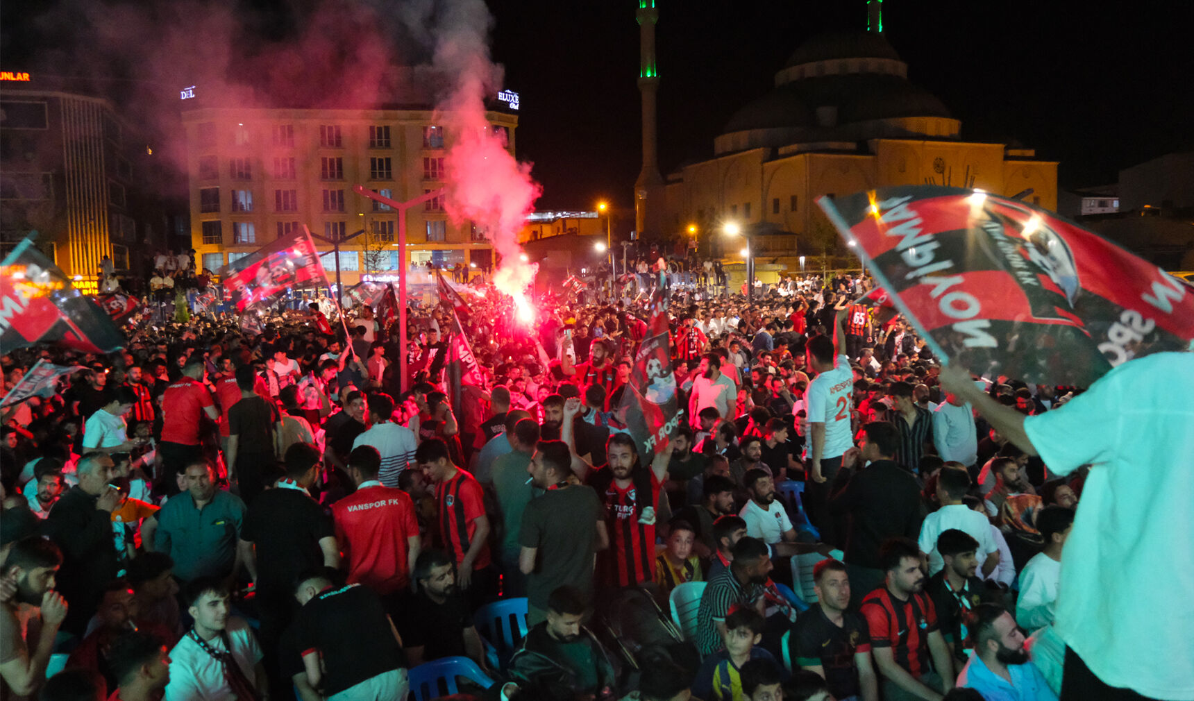 Aykaç’tan Vanspor’a yeni şarkı!