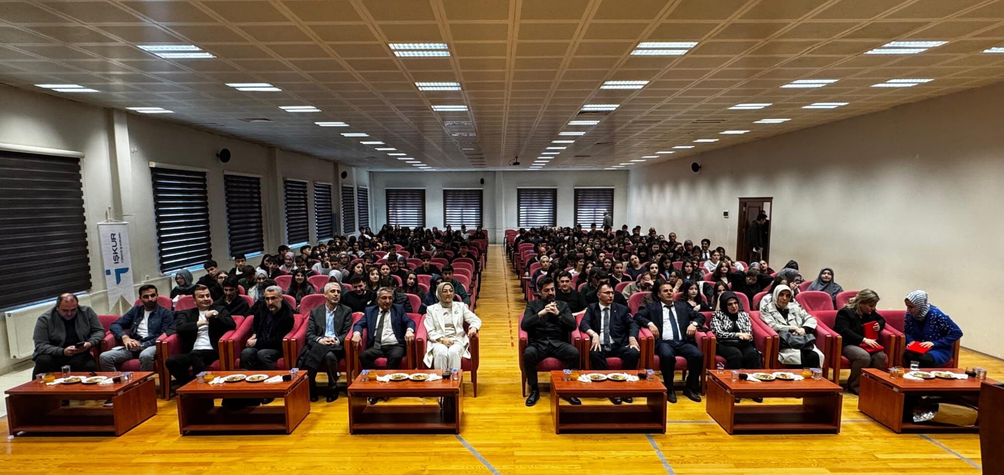 Van’da gençlere geleceğin meslekleri tanıtıldı