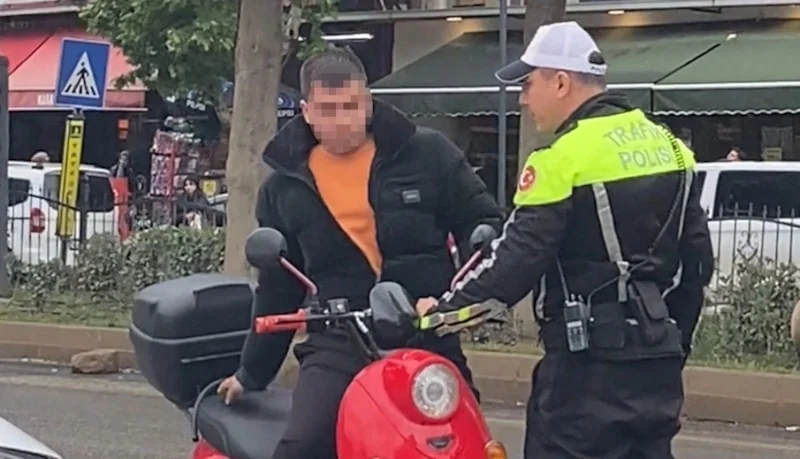 Kahramanmaraş'ta ehliyetsiz trafiğe çıktı: Bindiği motosikletin iki katı ceza kesildi!