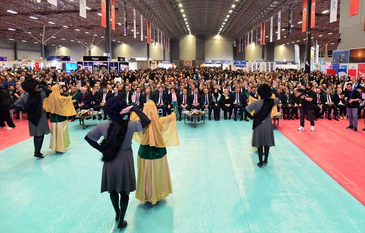 Van’da kariyer rüzgarı: DAKAF’26 Van YYÜ ev sahipliğinde başladı!