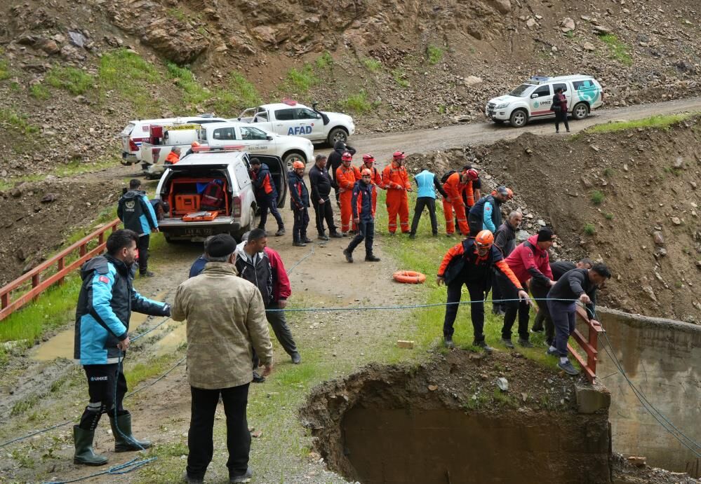 Dereye düşen Gülsima Yıldız’ı arama çalışmalarında 6. gün: Van ekipleri seferber oldu!