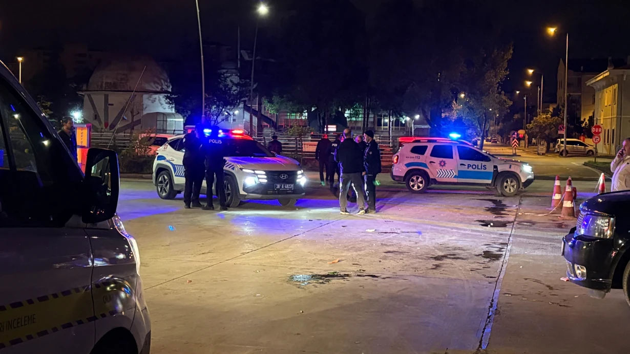 Akaryakıt istasyonunda bıçaklı kavga: 1 ölü, 2 yaralı!