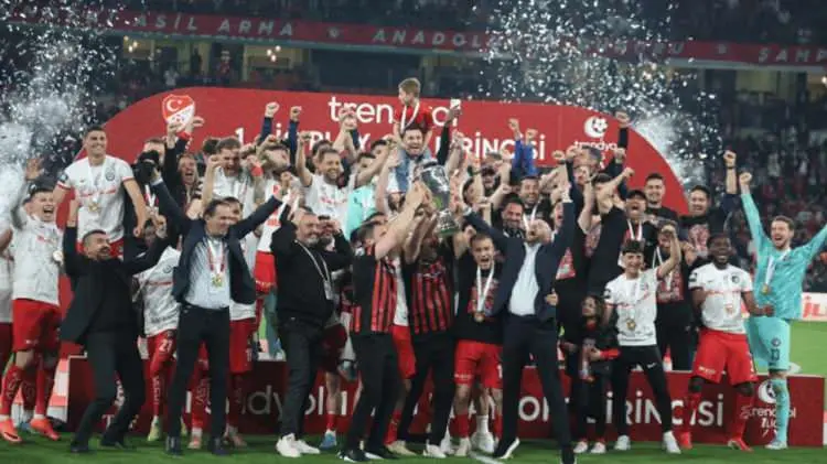Süper Lig'e son bileti Çorum kaptı: Süper Lig'in yeni haritası belli oldu!