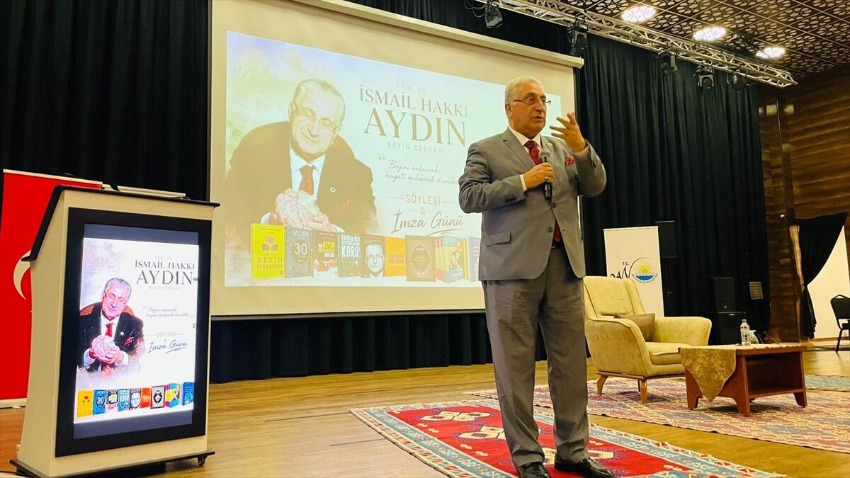 Prof. Dr. İsmail Hakkı Aydın, Van'da okuyucularıyla buluştu