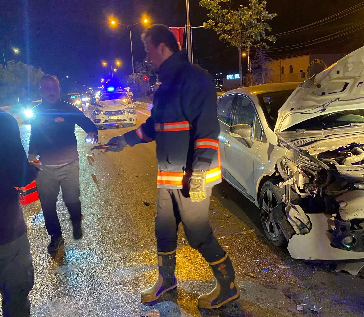 Van’da kontrolden çıkan araç kaza yaptı: 6 kişi yaralandı!