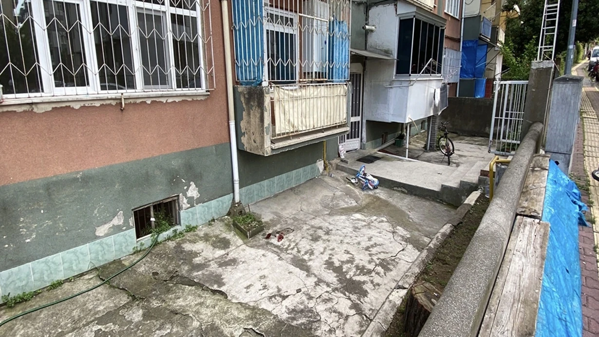 Kahreden olay! 5. kattan düşen 1,5 yaşındaki bebek hayatını kaybetti