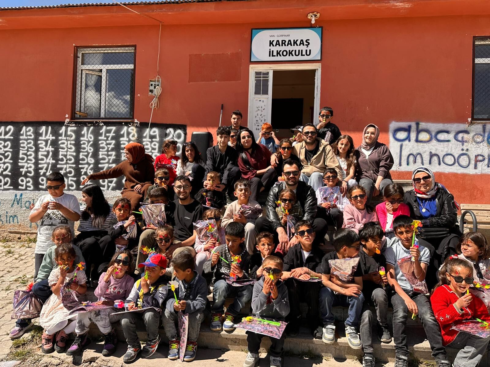 Van’da Ubuntu Topluluğu köy okullarına umut oluyor!