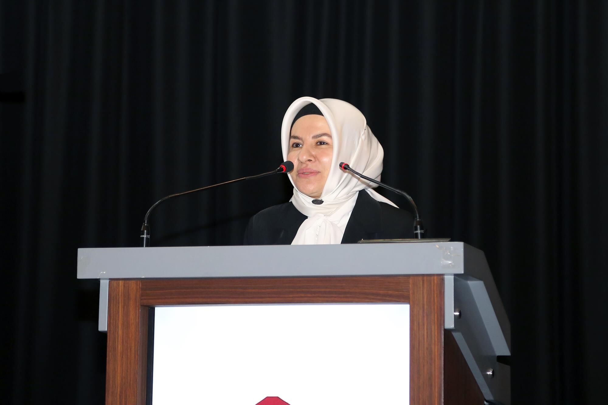 Üstüner Van’da açıkladı! Yeni yasa tasarısı geliyor: Muhtarların görev ve yetkileri artacak!