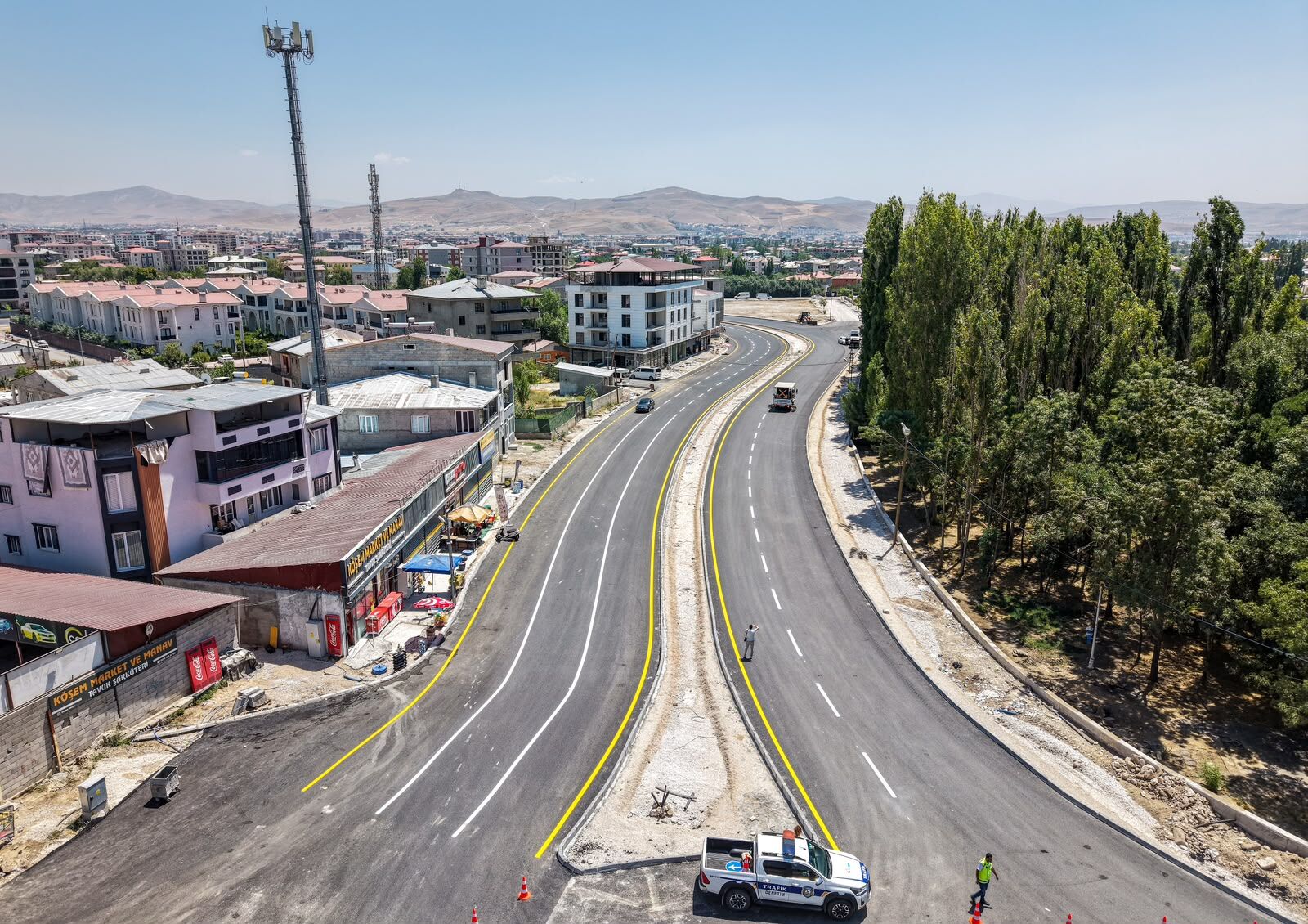 Van’da 3 mahalleyi birbirine bağlayacak yeni bağlantı yolu trafiğe açıldı!