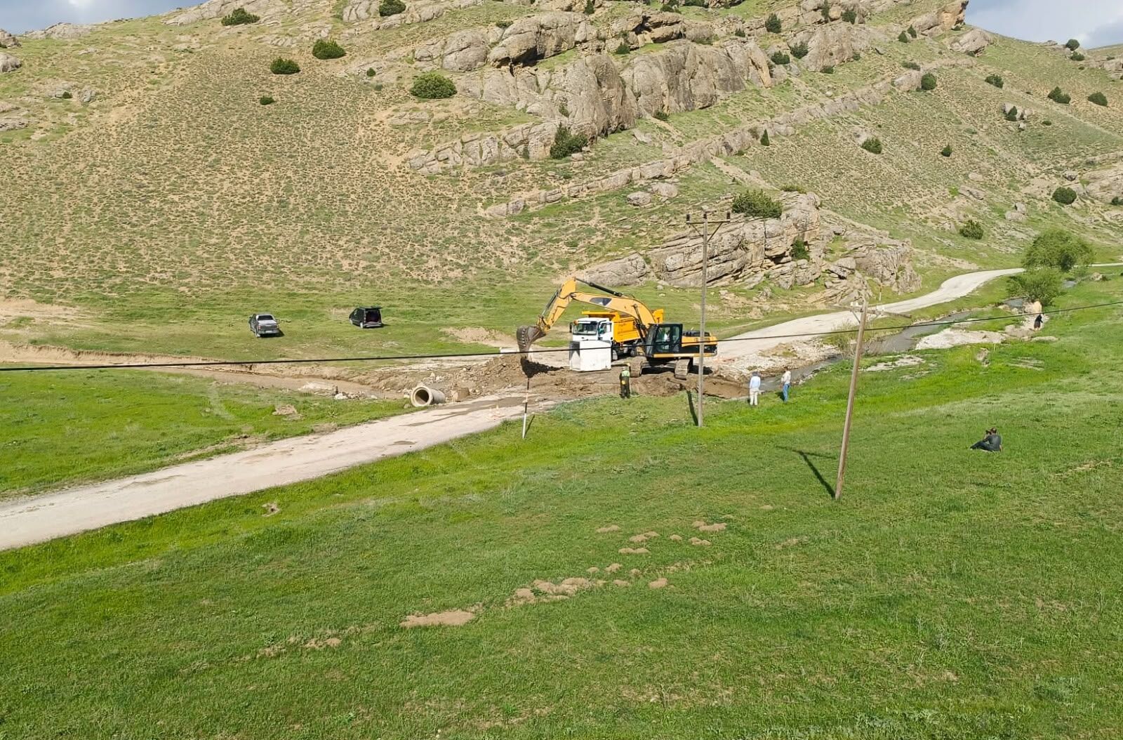 Vanlı çiftçinin yolu açıldı: 13 ilçede büyük tarımsal seferberlik!