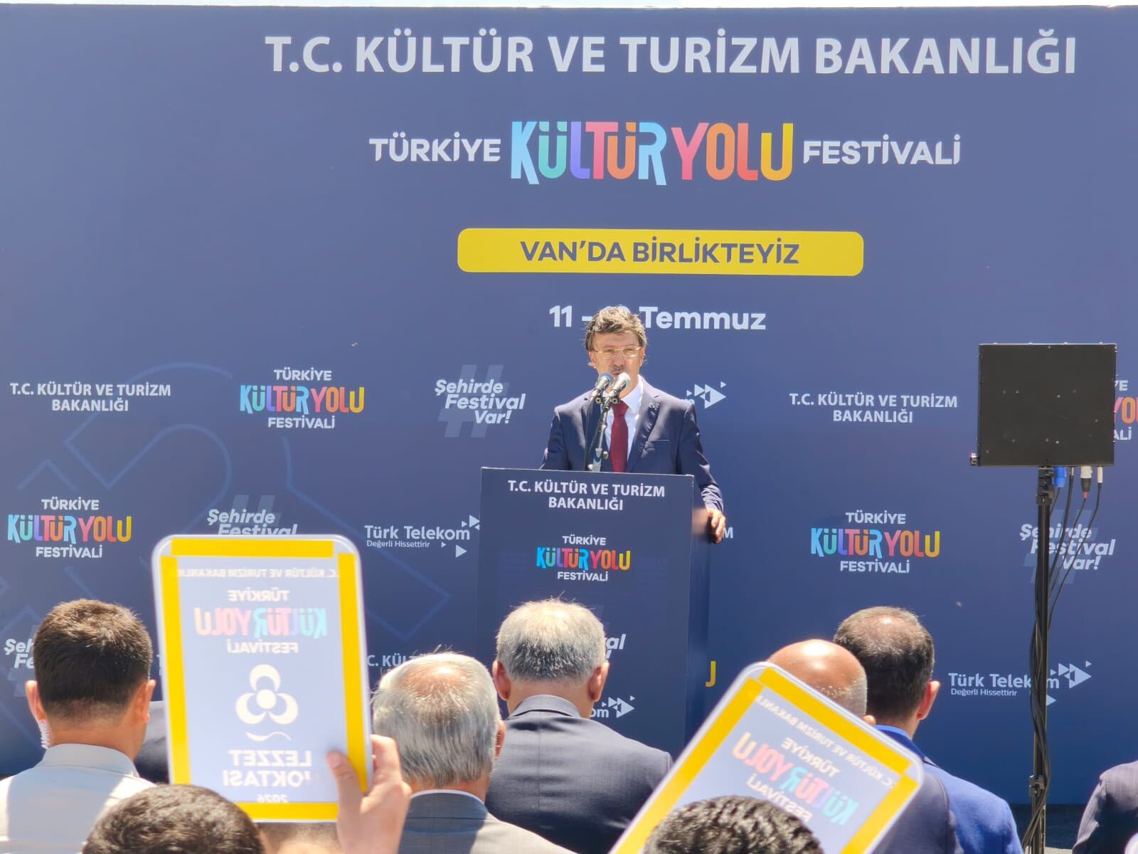 Türkmenoğlu: “Festival esnafımıza can suyu olacak”