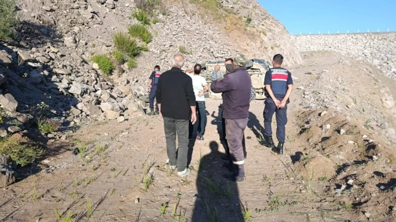 Otomobil şarampole yuvarlandı: Aynı aileden 3 kişi can verdi!