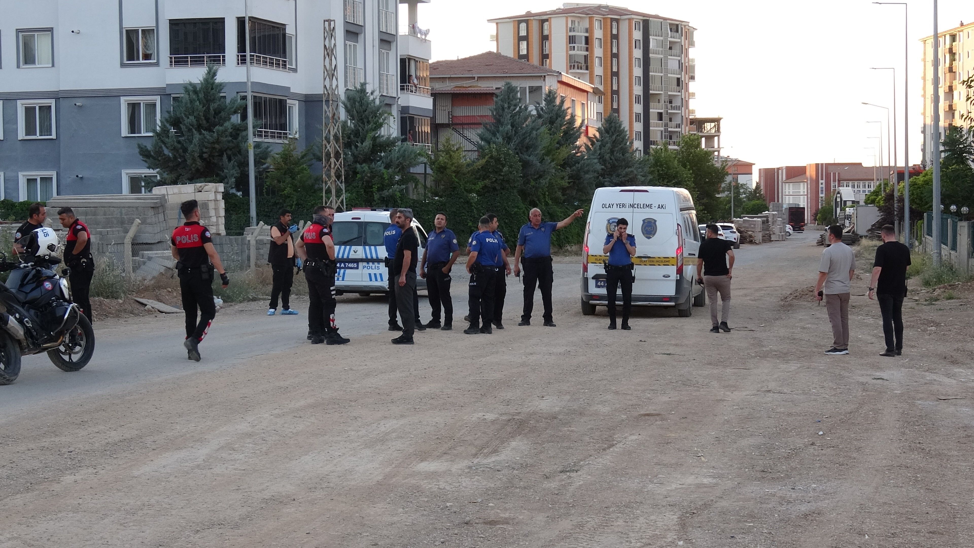 Husumetli iki grup arasında silahlı kavga: 1 ölü