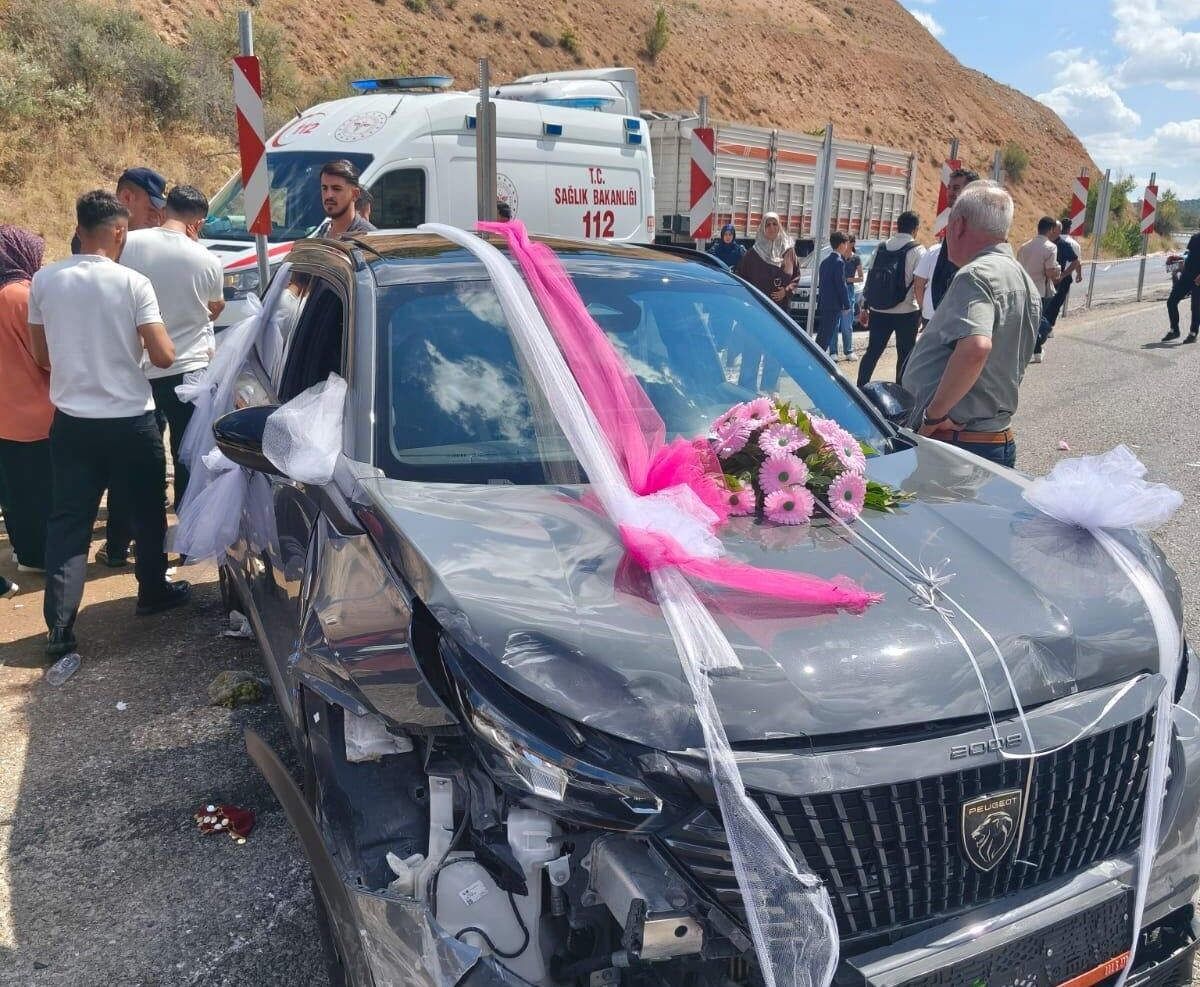 Düğün konvoyu kanlı bitti! Çok sayıda yaralı var