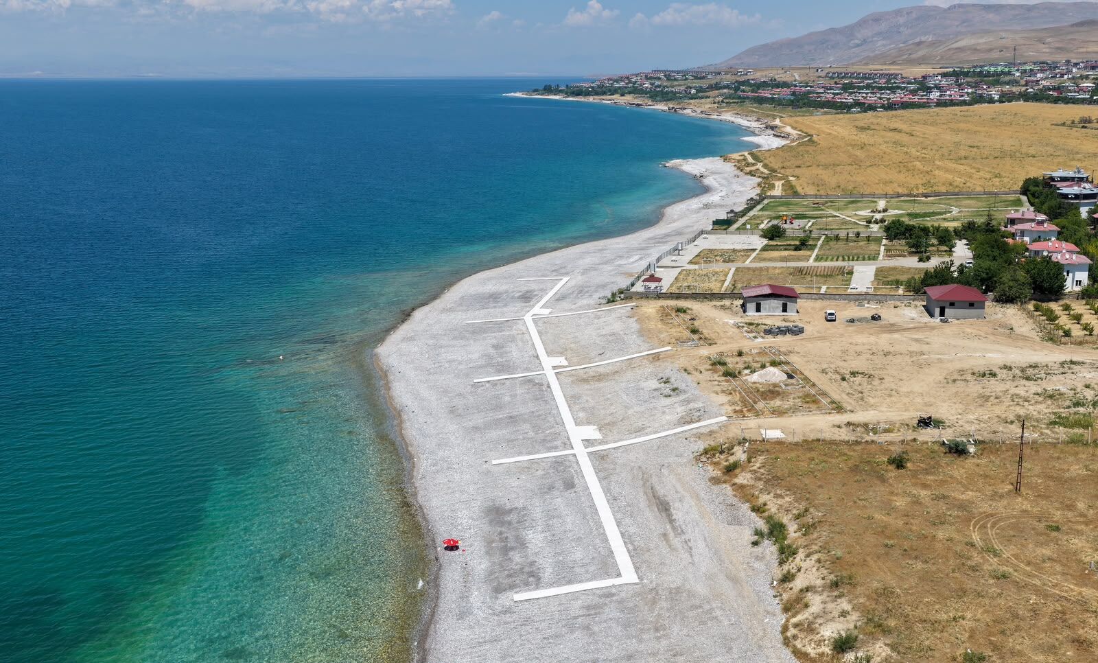 Van Gölü sahillerinde tatil konforu başlıyor!