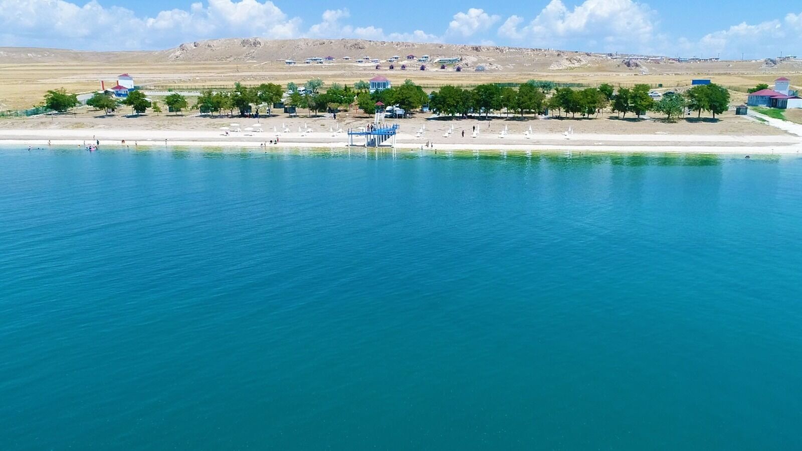 Van Gölü'nde ücretsiz aile plajı açıldı!