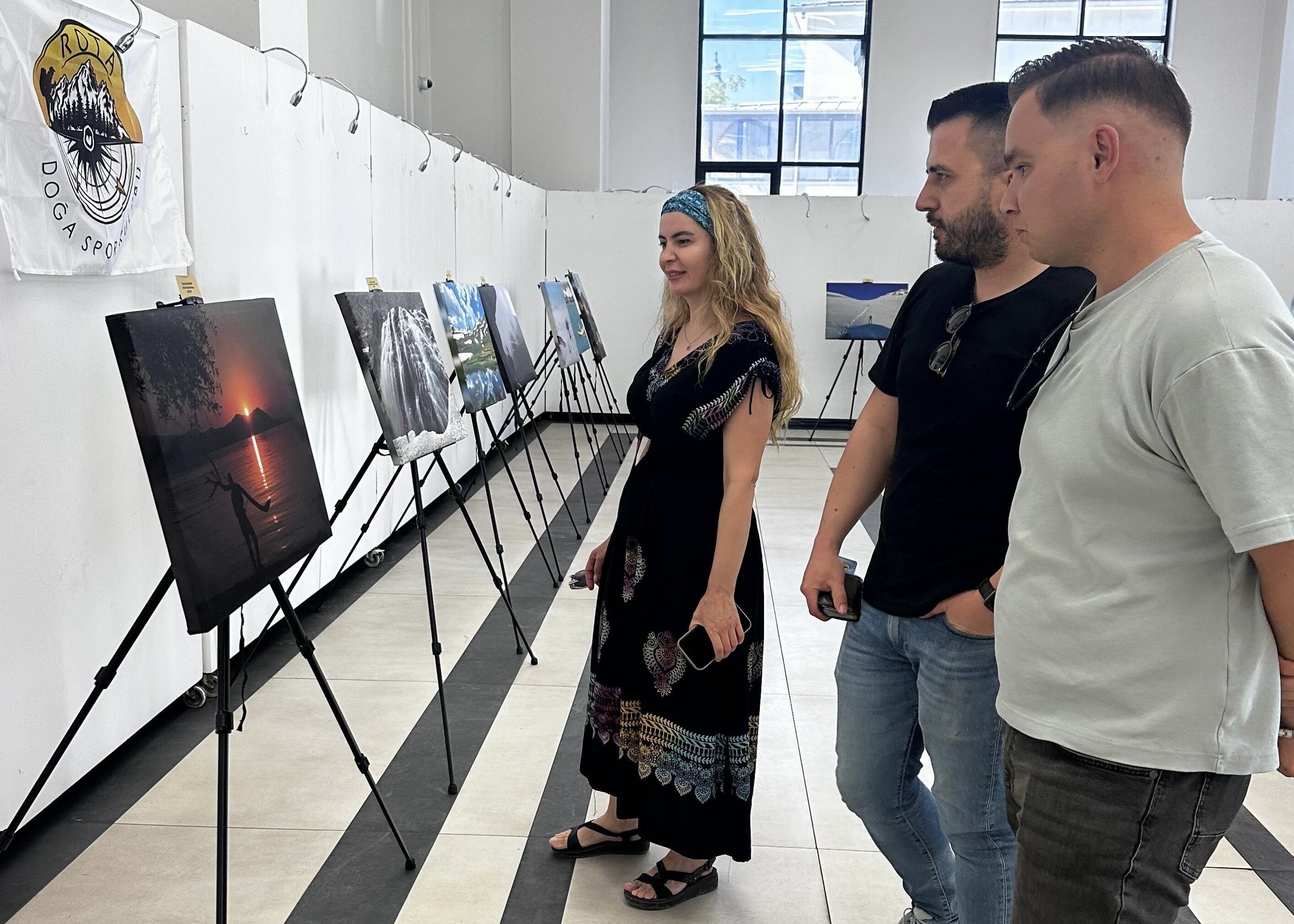 Van’da bir ilk: Vanlı dağcıların objektifinden doğa manzaraları sergilendi!