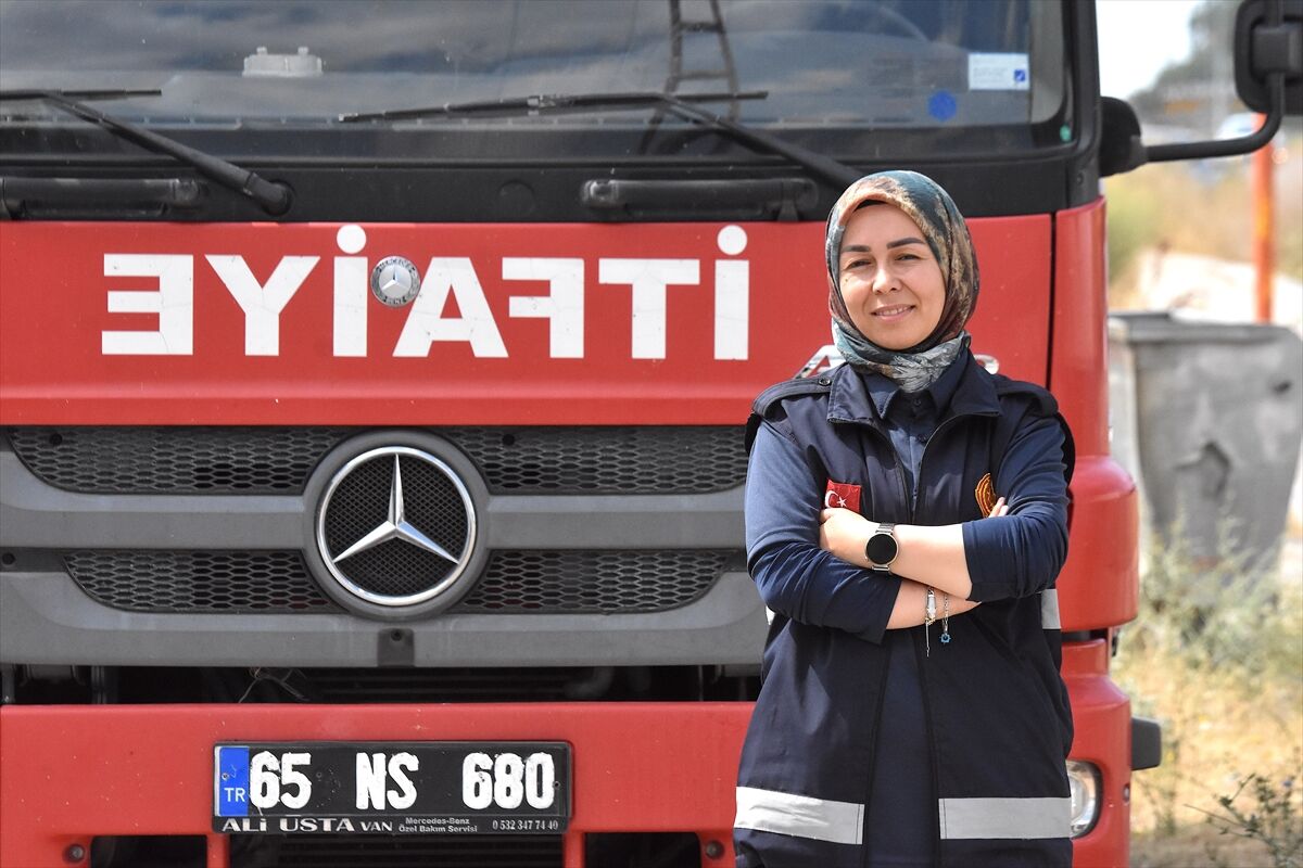 İtfaiyeciliğe adınmış bir ömür: Van'ın tek kadın itfaiye amiri kadınlara ilham veriyor!