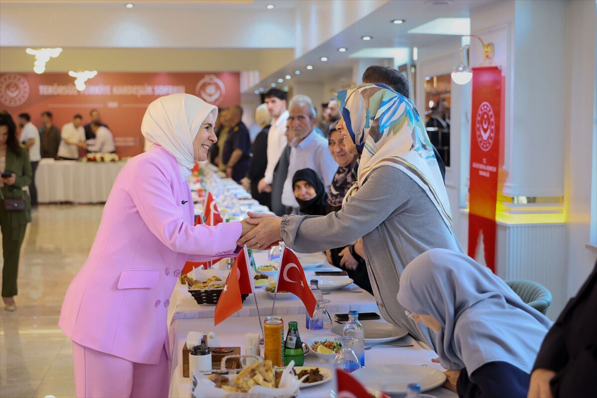 Bakan Göktaş, Van'da "Terörsüz Türkiye Kardeşlik Sofrası"nda konuştu!