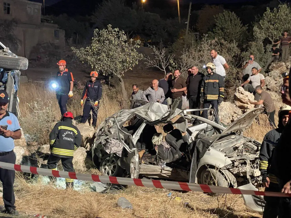 Gaziantep’teki kazada hayatını kaybeden 2’si çocuk 7 kişi toprağa verildi!