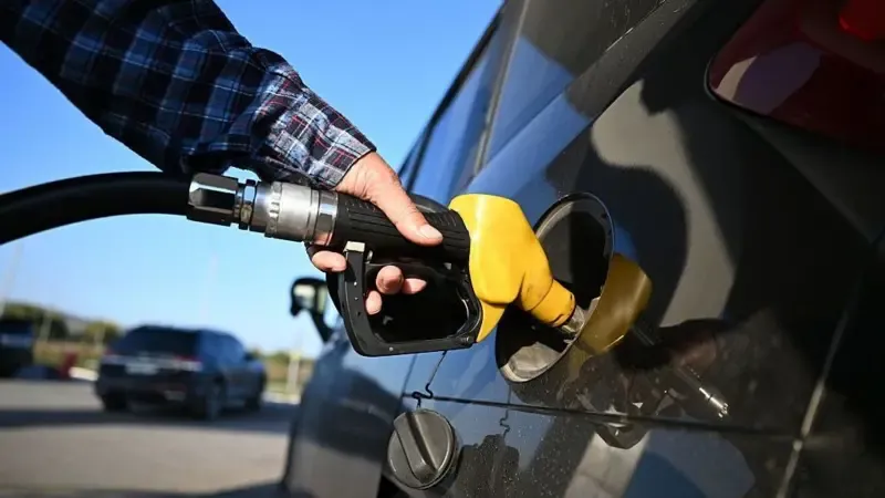 Sürücülerin sevineceği haber geldi: Motorine büyük indirim geliyor! İşte o rakam...