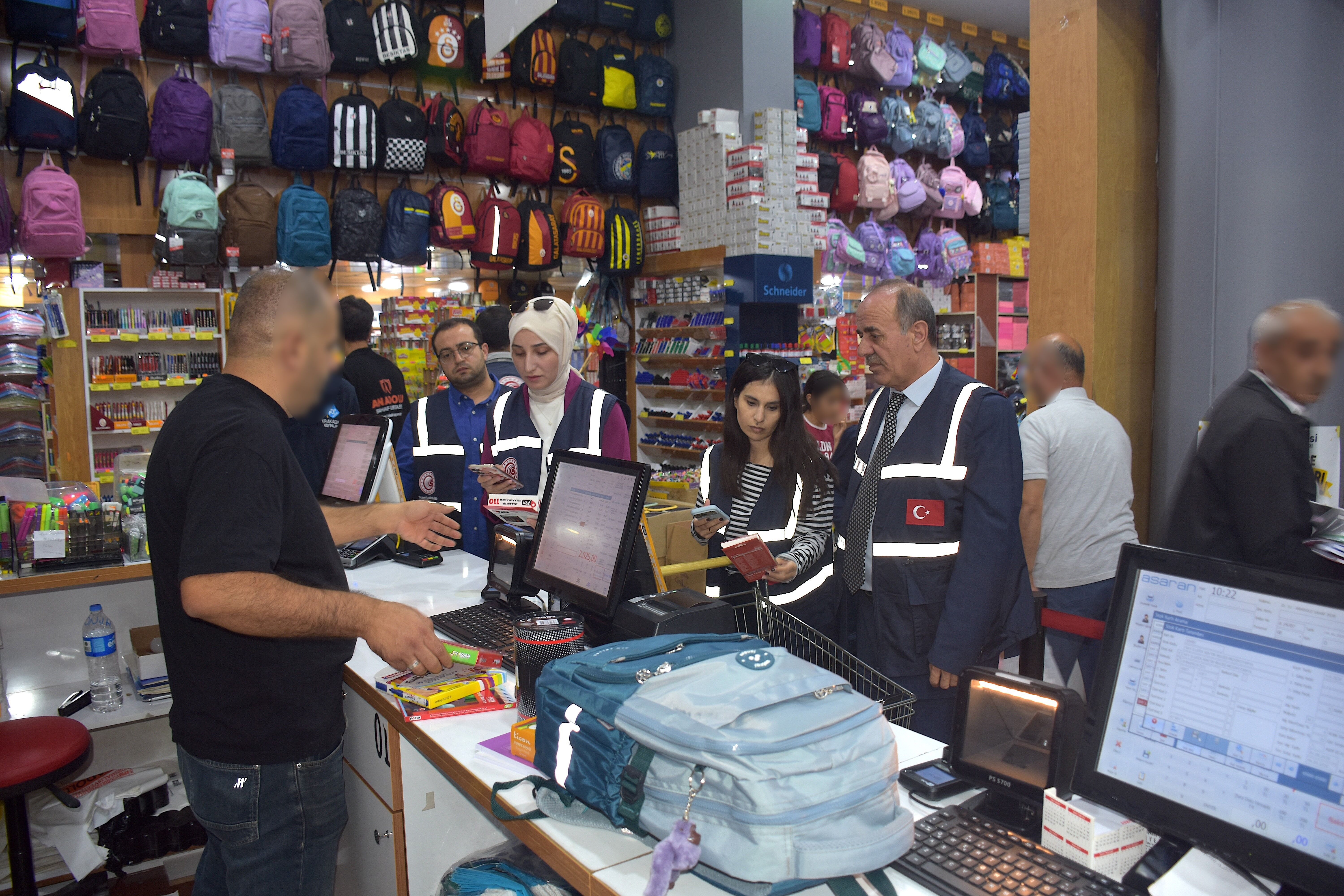 Van’da kırtasiyeler mercek altına alındı