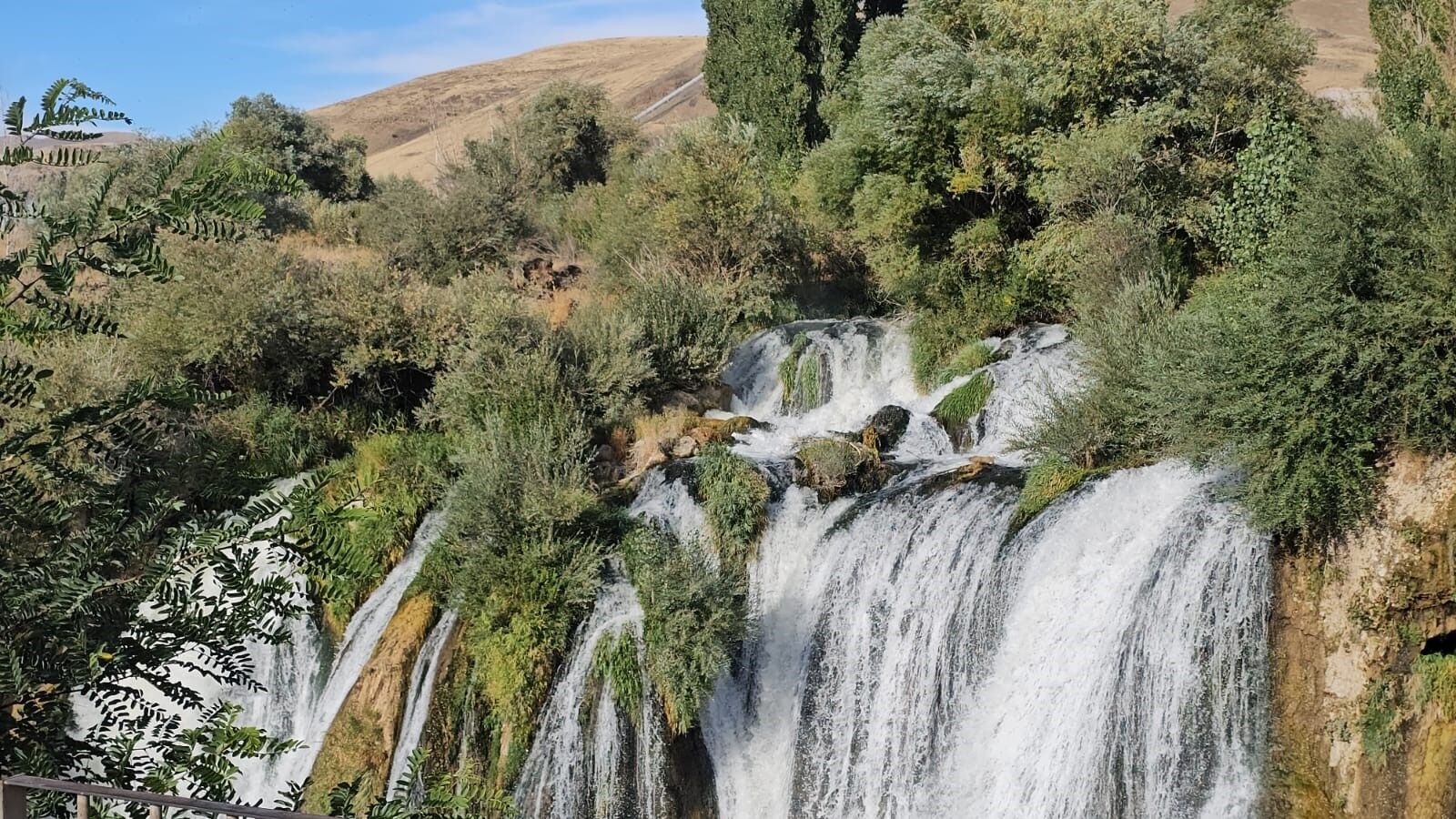 Muradiye Şelalesi’ne büyük ilgi!