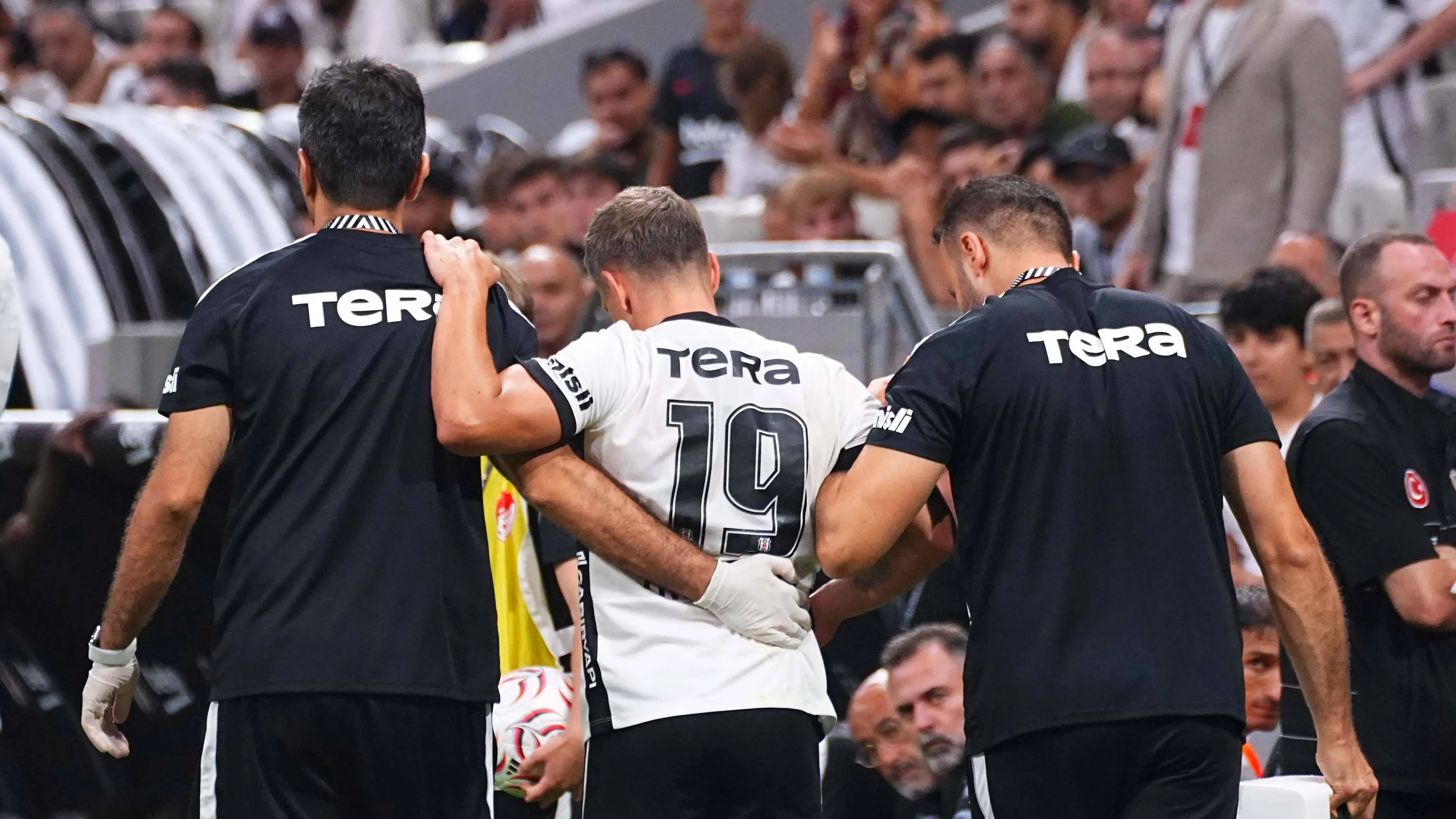 Leandro Trossard'dan Beşiktaş'a kötü haber!