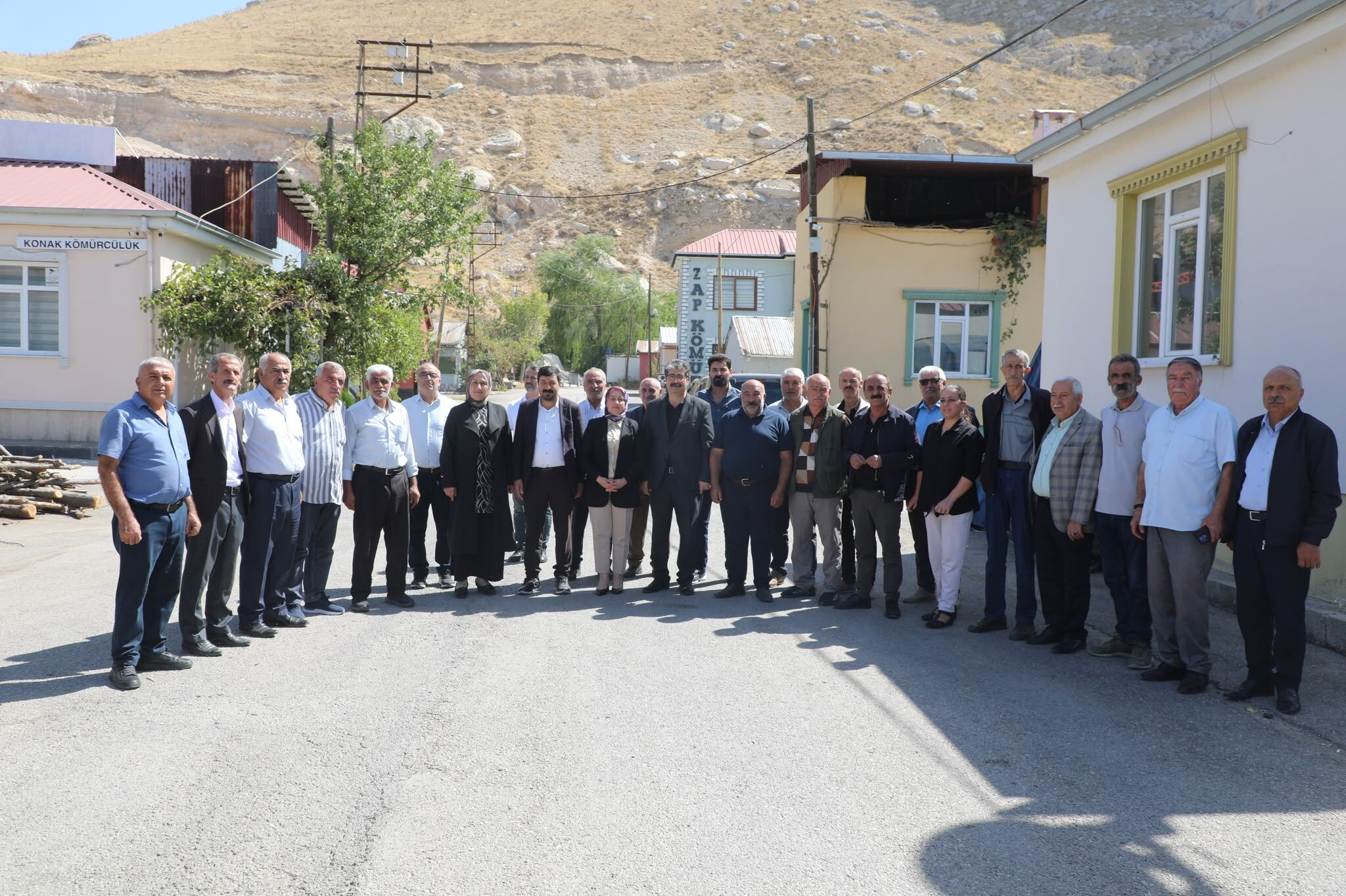 Tuşba Eşbaşkanları Keser ve Akkoş, Kömürcüler ve Samancılar Sitesi esnafının sorunlarını dinledi!