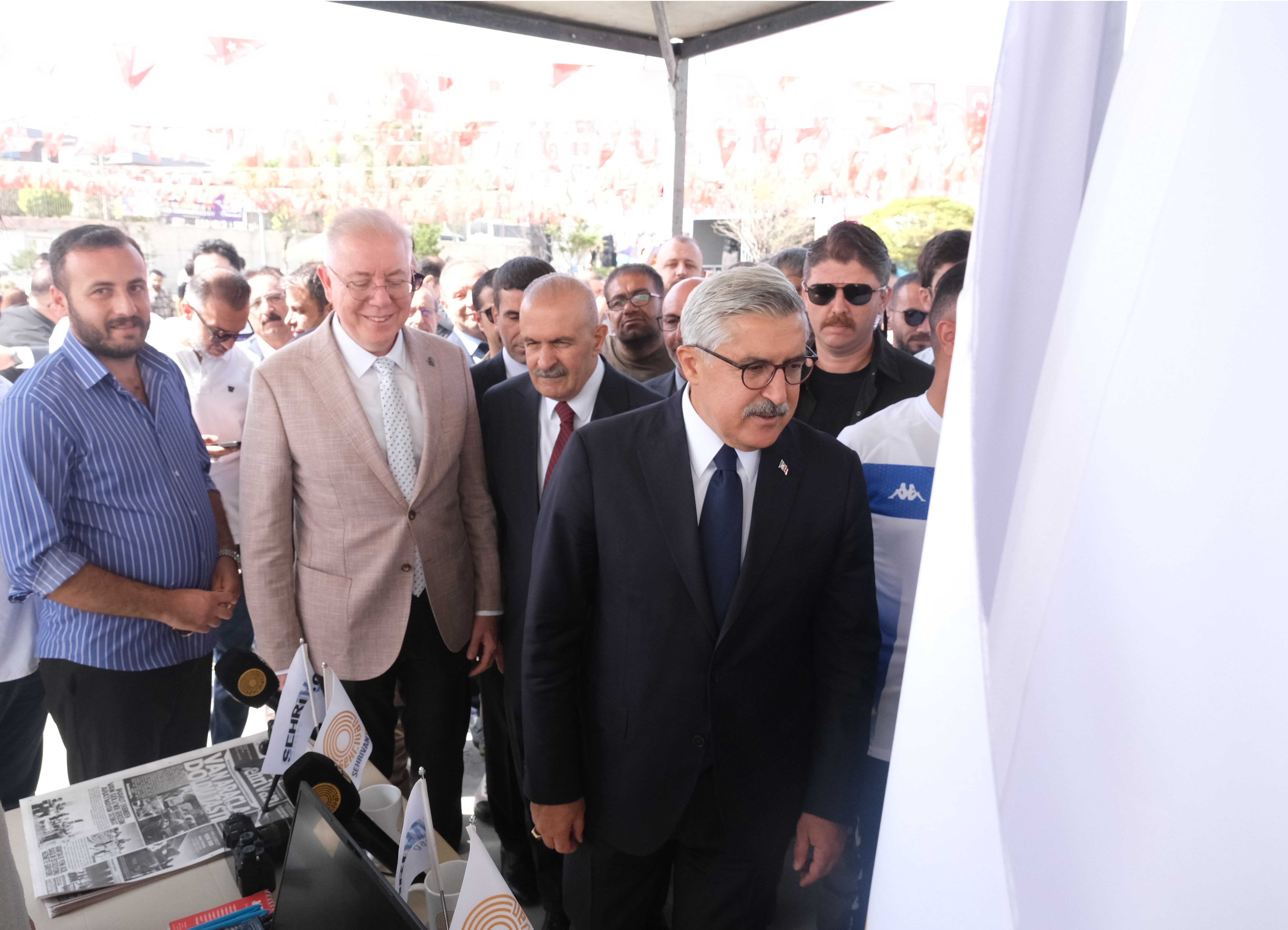 Van’da GölFest coşkusu başladı! Hüseyin Yayman Şehrivan standını ziyaret etti