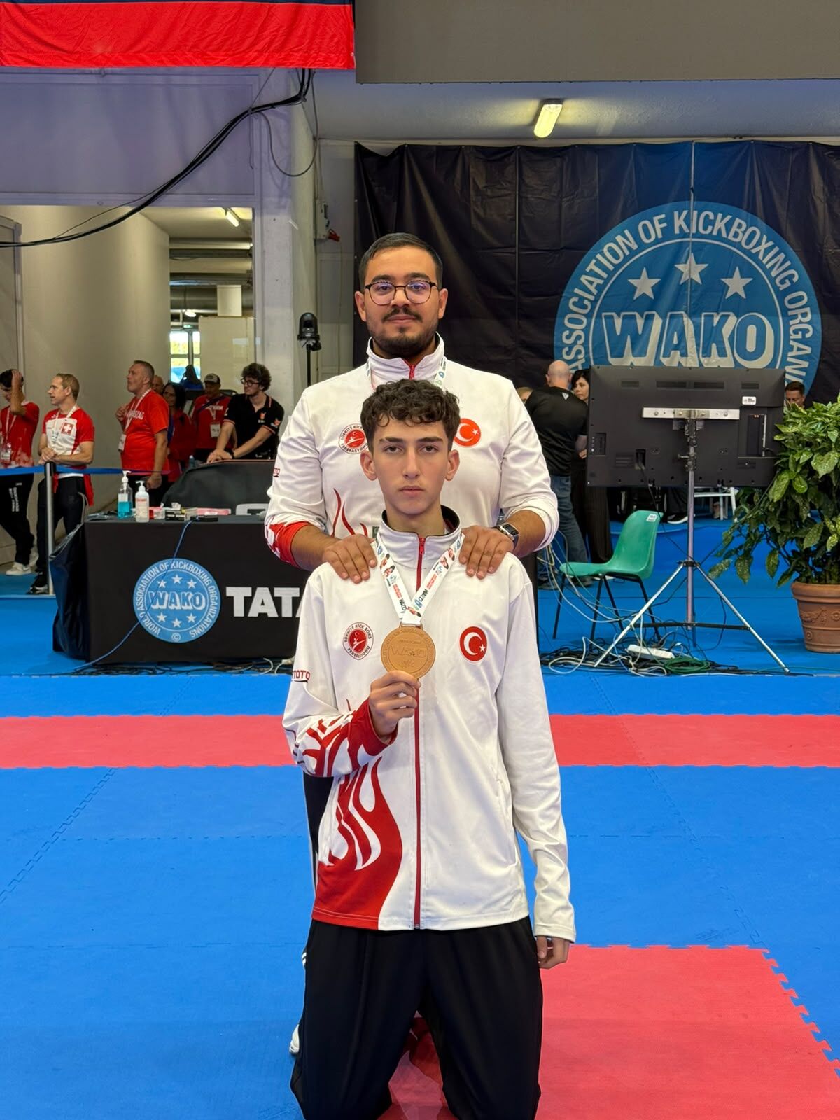 Vanlı Kickbokscu Muhammed Taha Borak Dünya üçüncüsü!