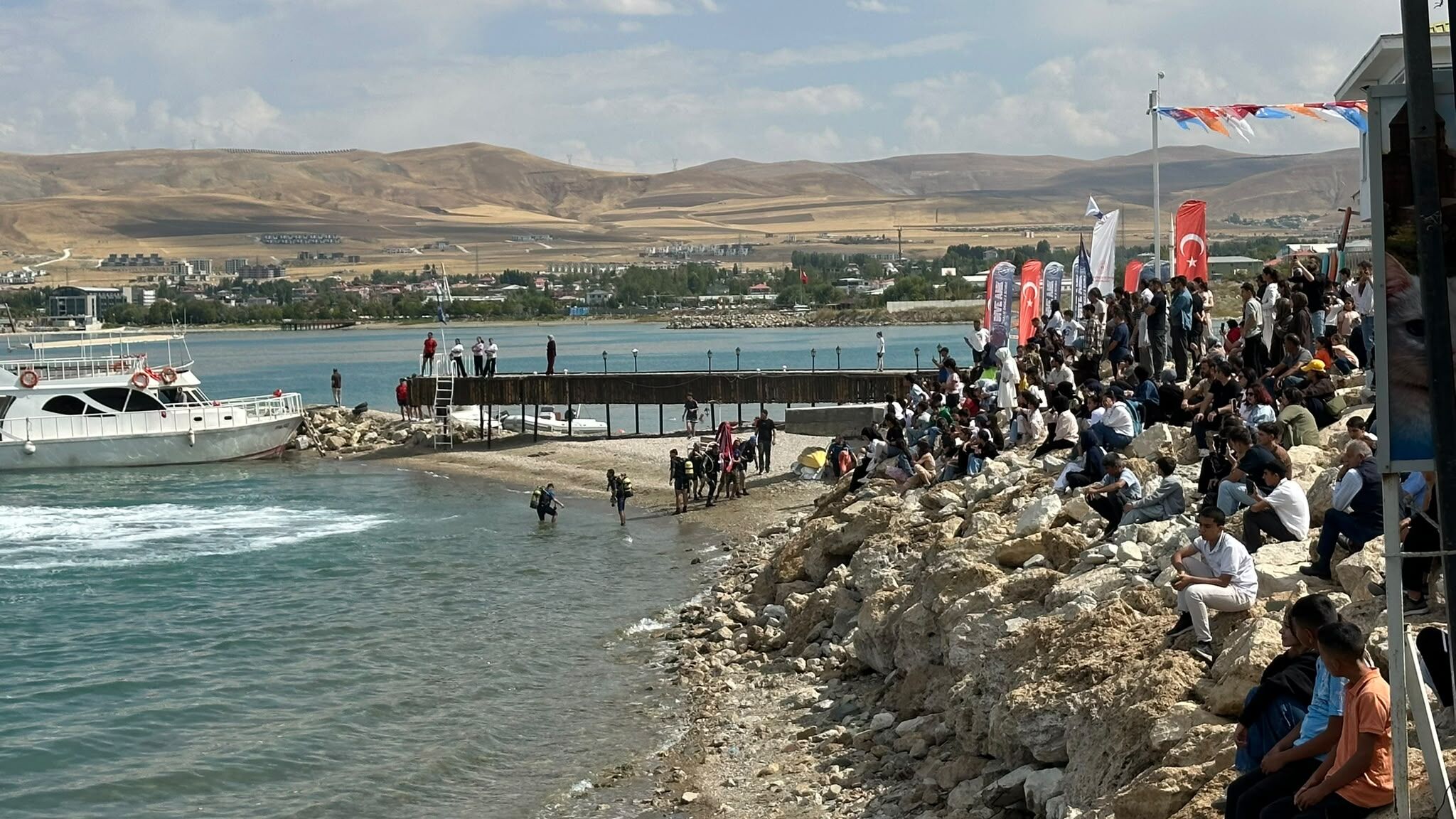 Van’da yarın kimin konseri var: İşte festivalde sahne alacak o isim…