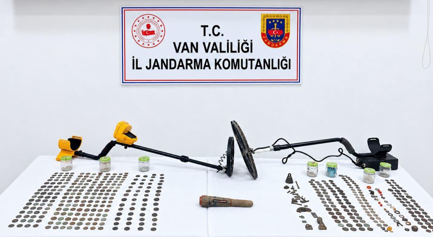 Van’da tarihi eser operasyonu: 529 Roma sikkesi ele geçirildi!