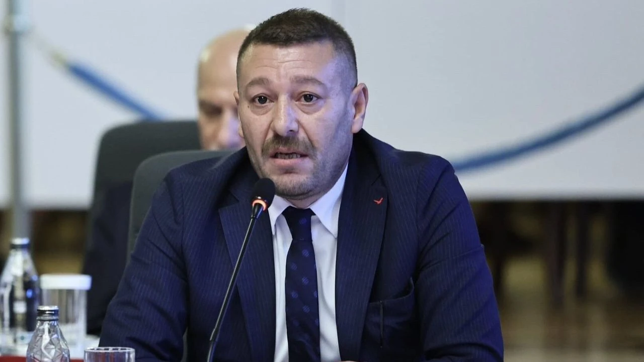 Van Barosu’nda seçim sonuçlandı: Sinan Özaraz yeniden başkan seçildi!