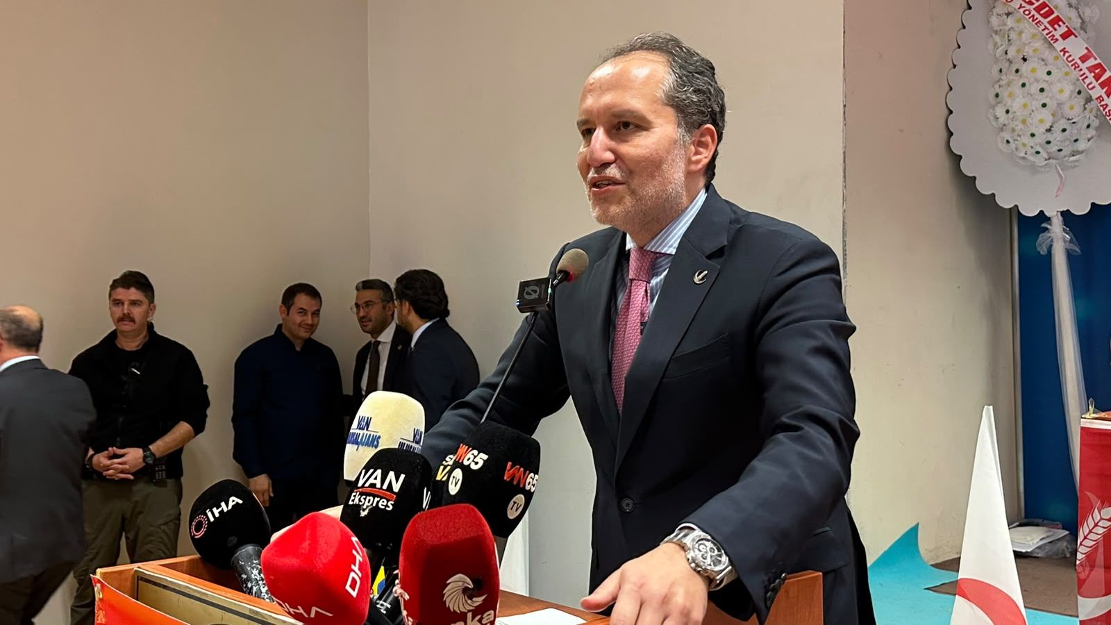 Erbakan'dan Van'da çarpıcı açıklamalar: “Van Yeniden Refah’la kurtulacak”