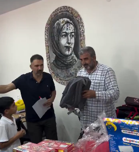 Rojin Kabaiş’in adıyla kurulan kütüphanede öğrencilere kırtasiye desteği